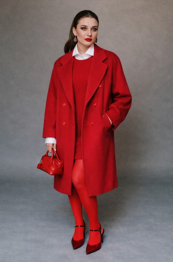 Look vermelho Max Mara: estilo associado a Carneiro, forte, limpo e marcante